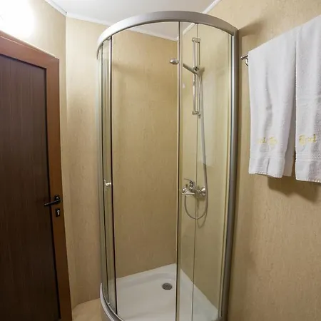 Hotel Kris 3*